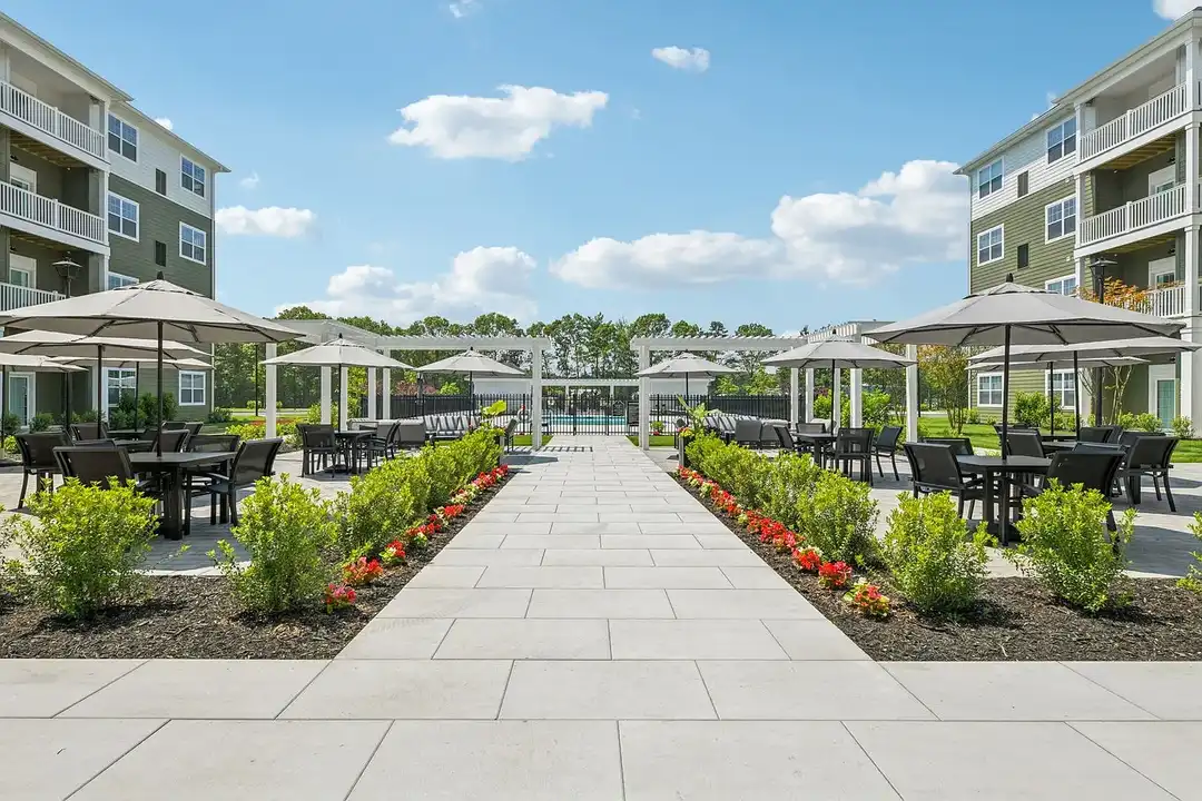 Bethpage, NY Senior Living Apartments for Rent – photo 1 of 10