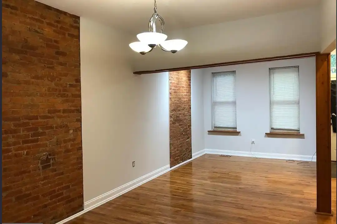 327 Point St - View 4