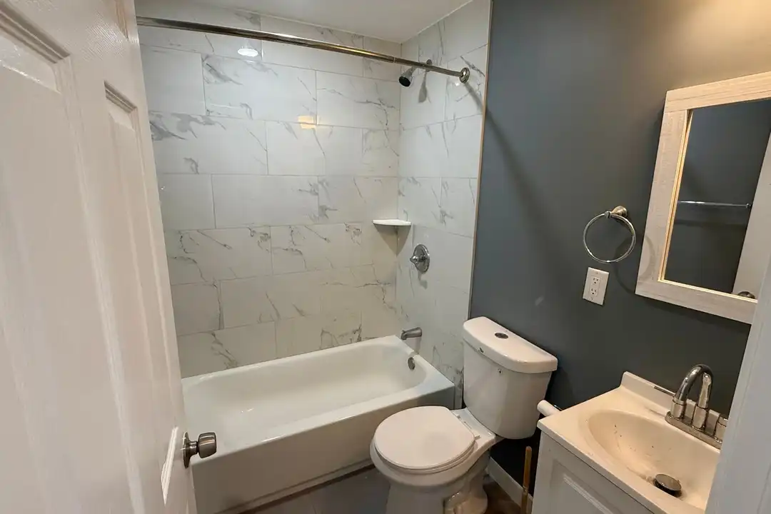 21 E School House Ln unit Unit 7 - View 4