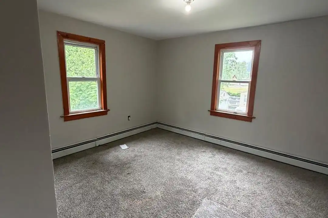 513 Madison Ave - More