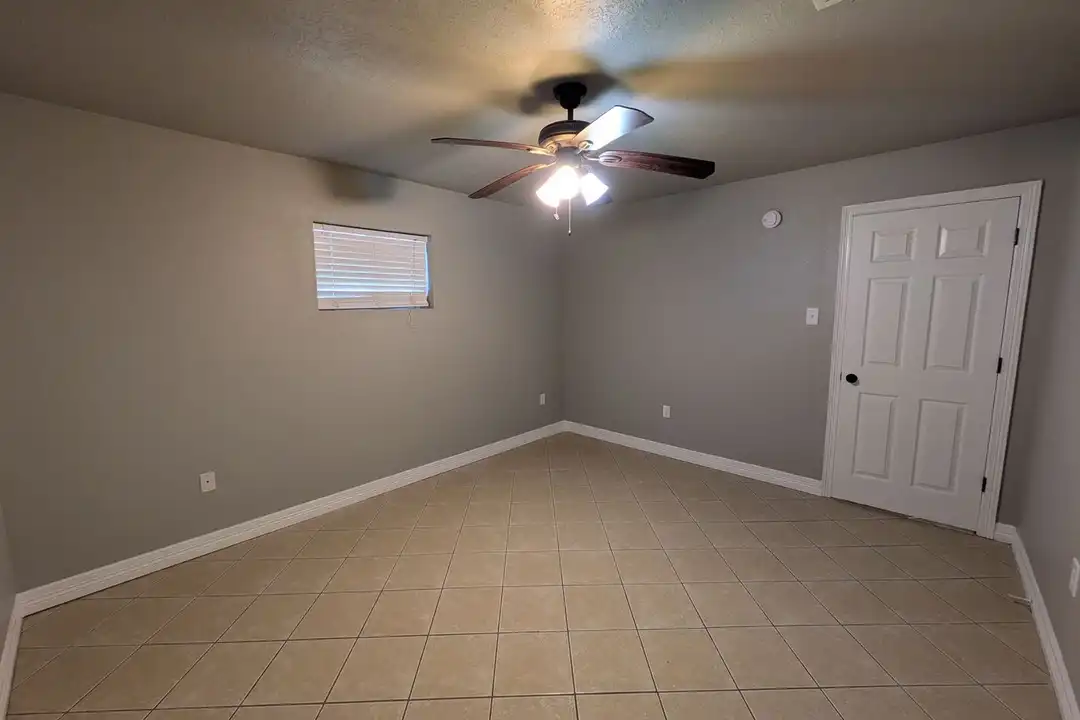 Apartment in Bridge City - View 5