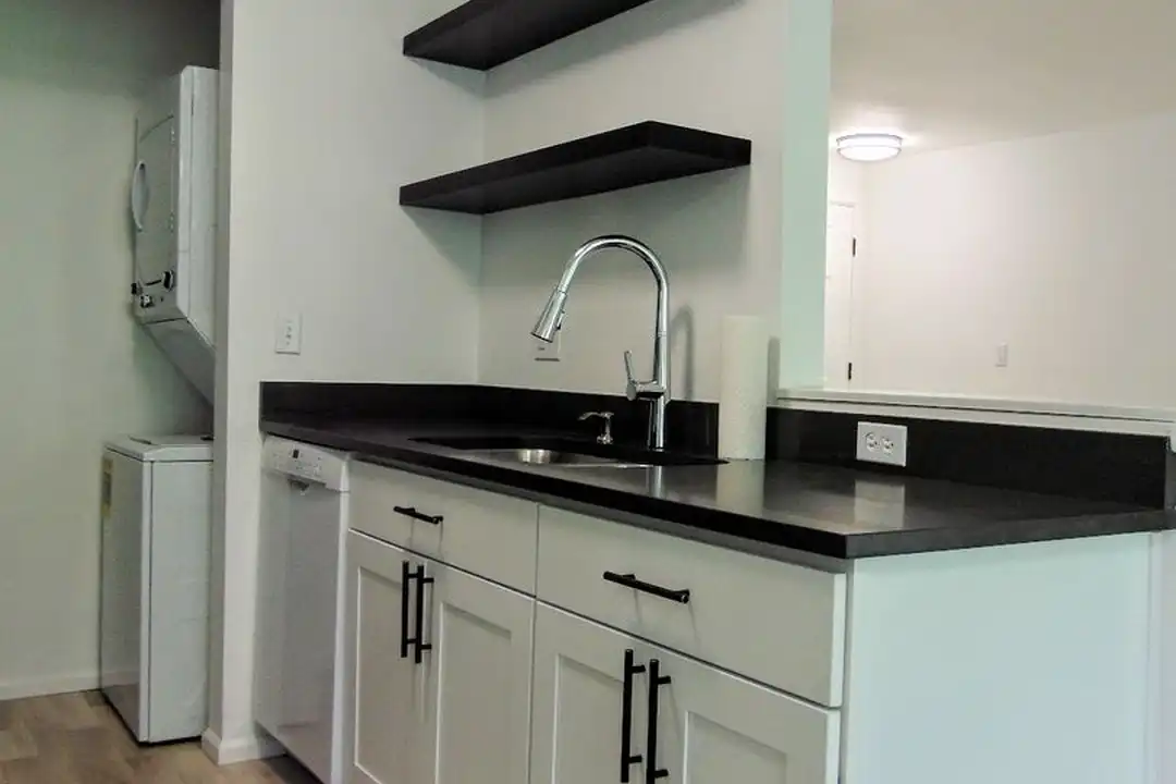 Apartment in Renton - More