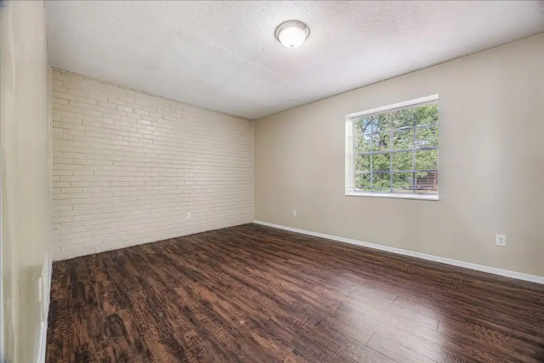 1086 Chambliss Rd – další