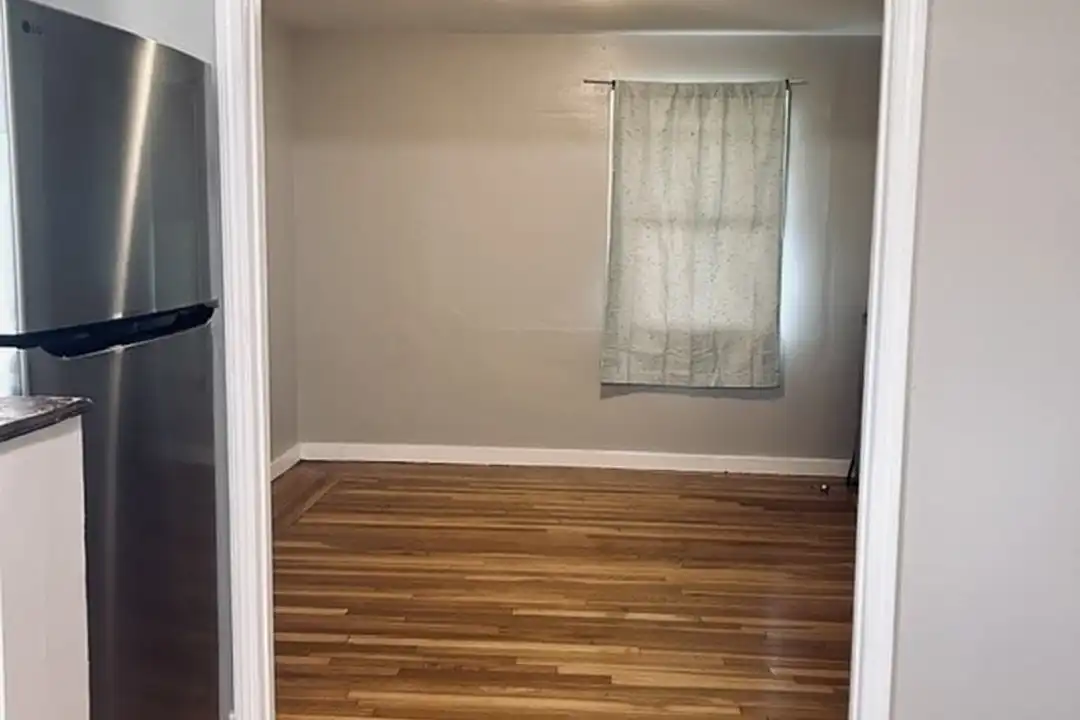 Apartment in Revere - View 5