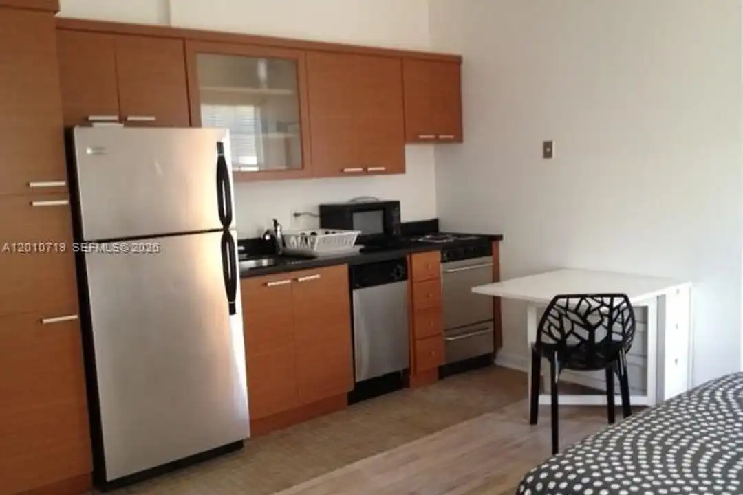 1127 Euclid Ave #205 - View 3