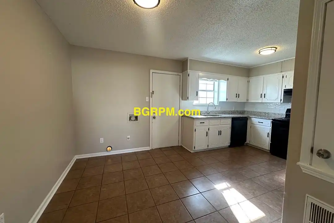 1099 W Elm St unit 1099 W Elm - B - View 4