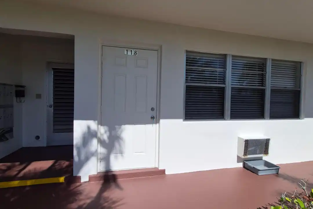 118 Kent St unit H – photo 1