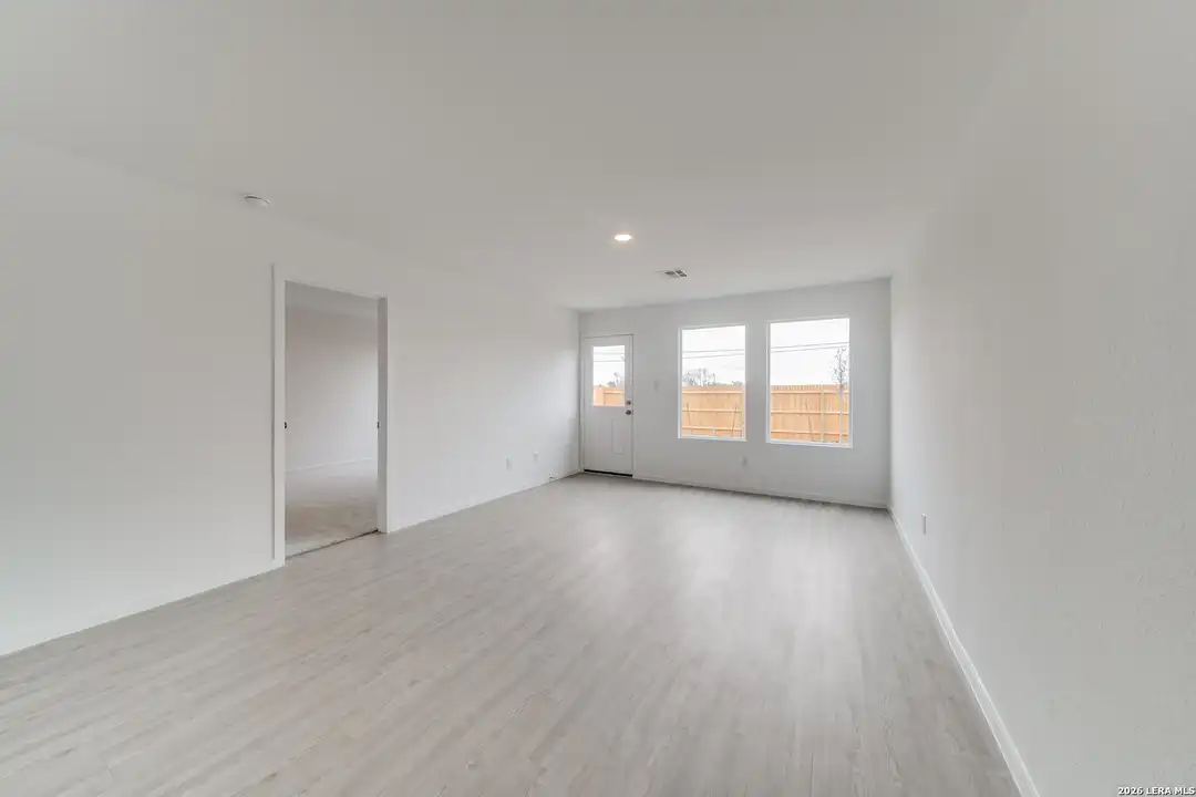 11621 DOG ROSE - View 3