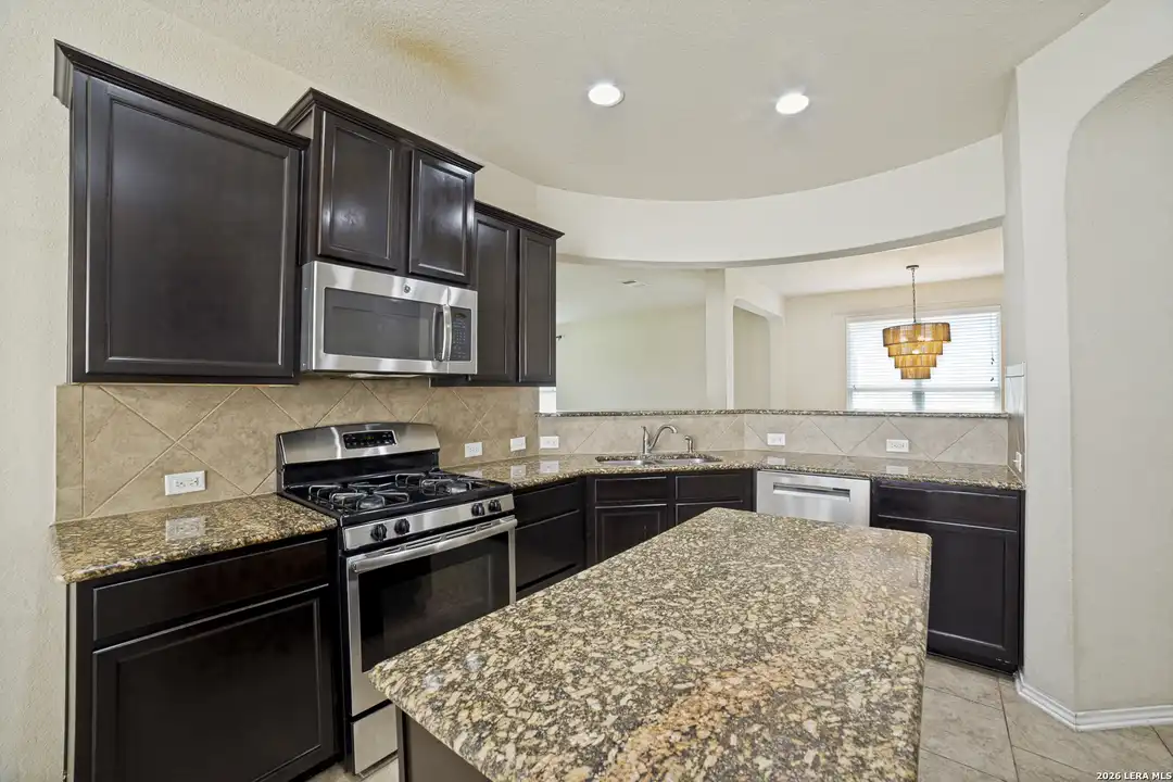 House in San Antonio, Bexar - More