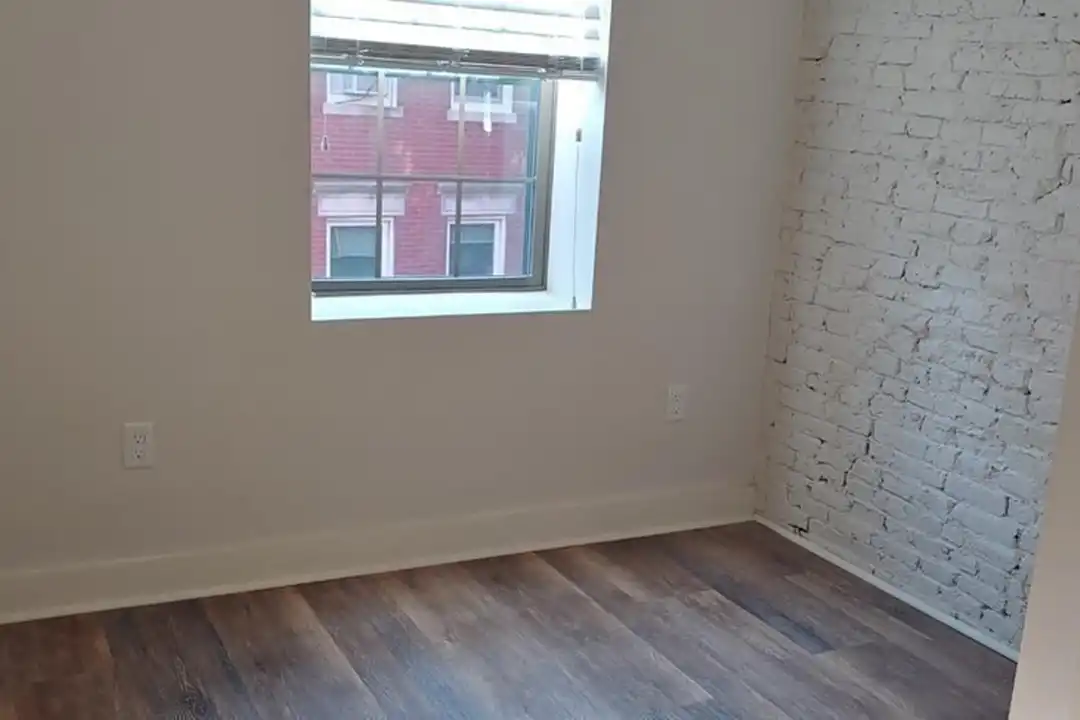 Apartment in Boston - More