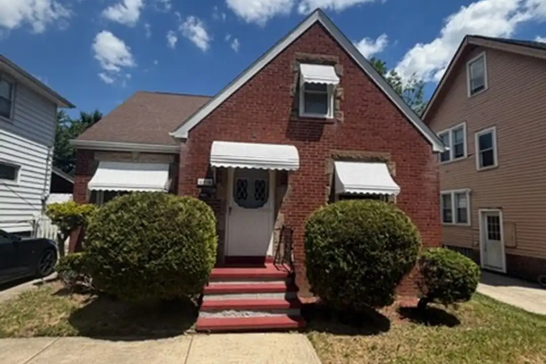 11215 Langton Ave – photo 1