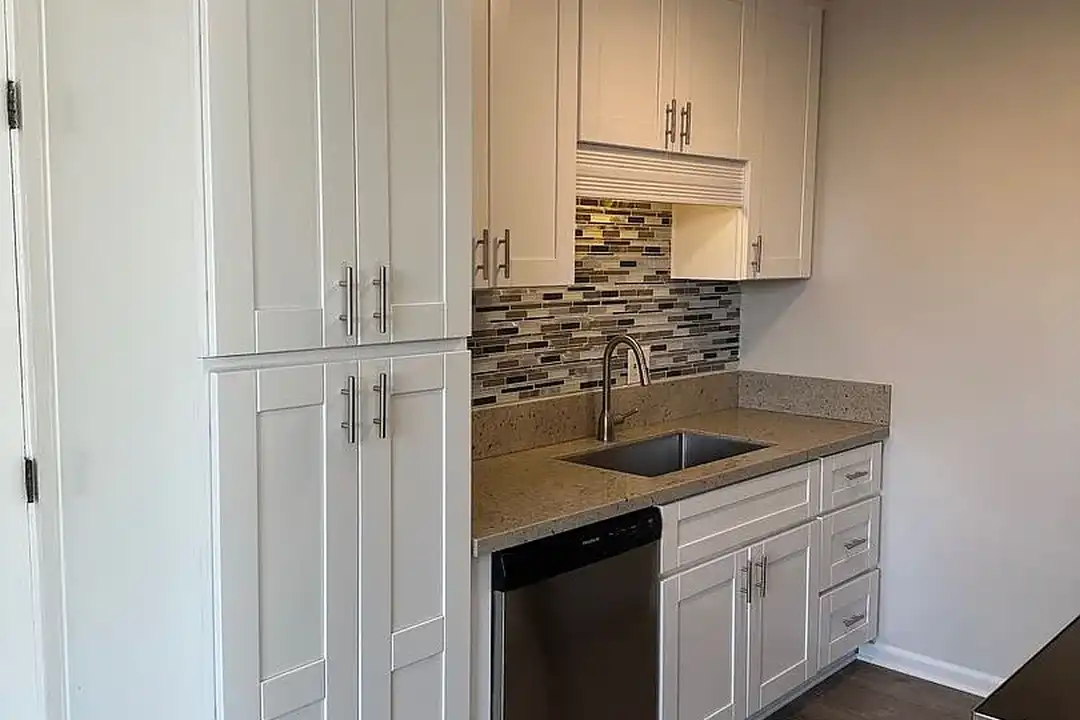 Herschel Apartments - View 2