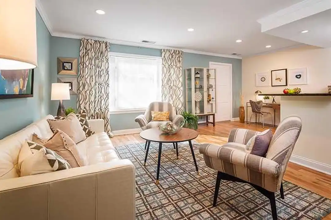 551 VFW Parkway - View 3