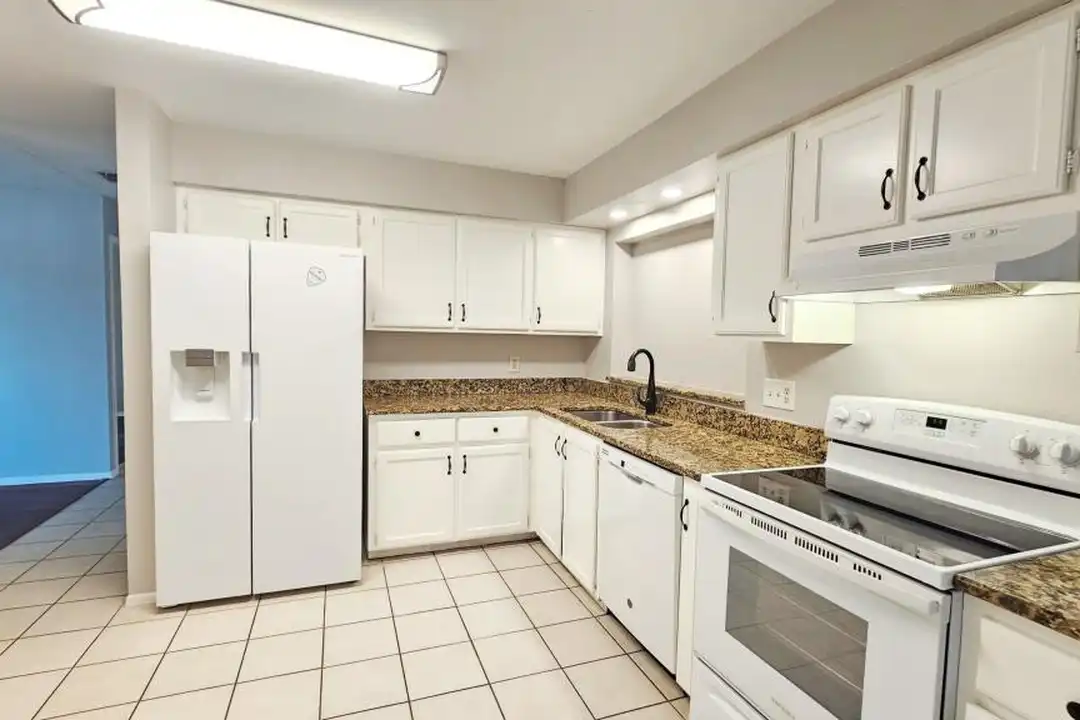 12112 Rotuma St - More