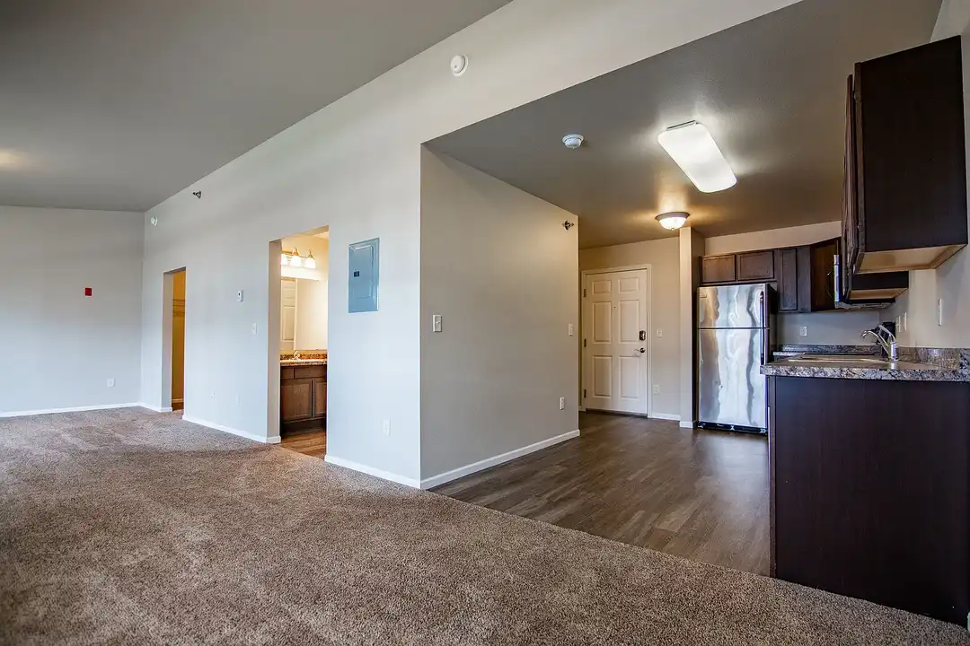 Creekside at Osgood Apartments – photo 1