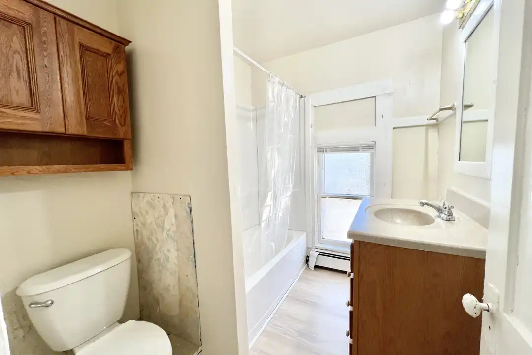 521 E Court St unit 4 - View 5