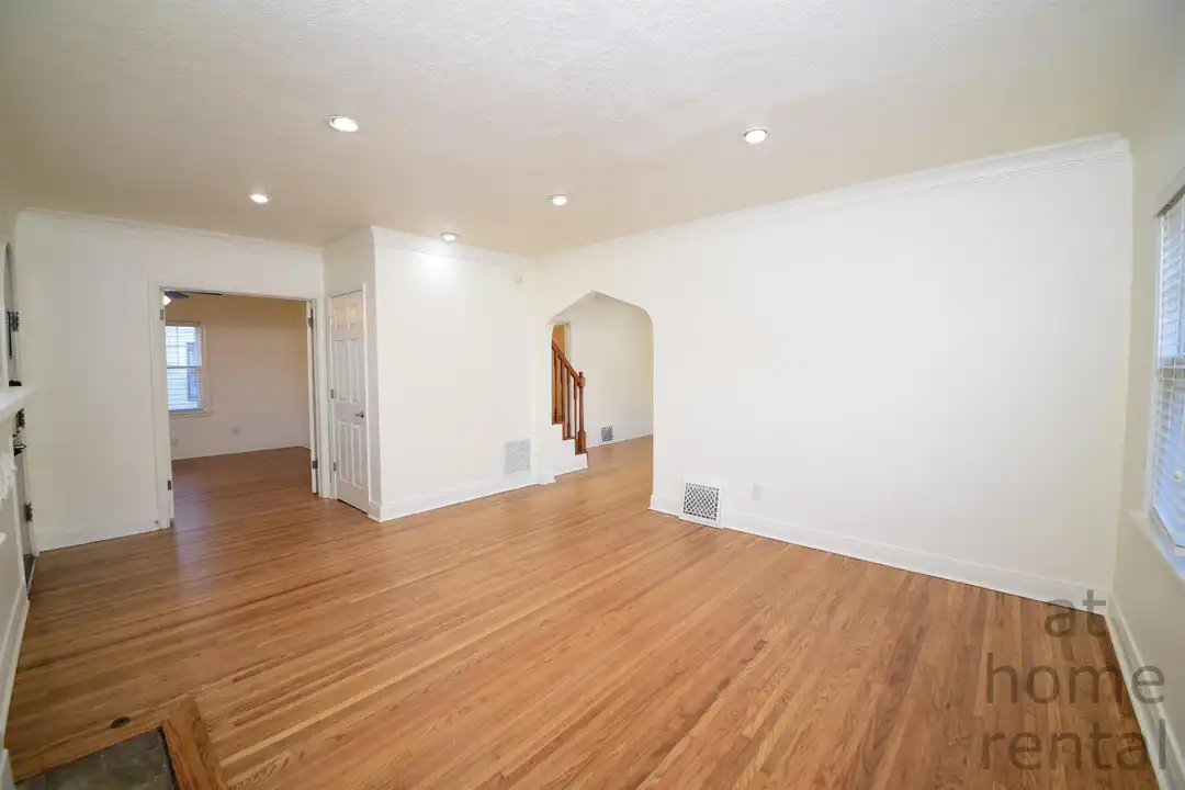 1740 S Yorktown Ave - View 4