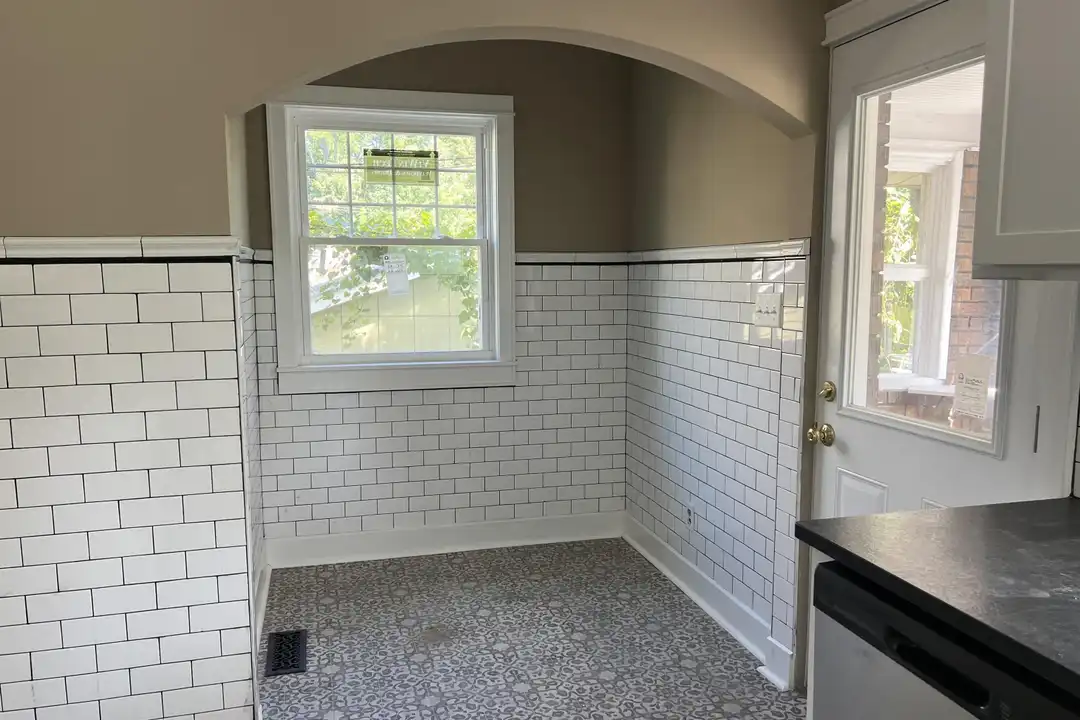 814 N Washington St - View 2