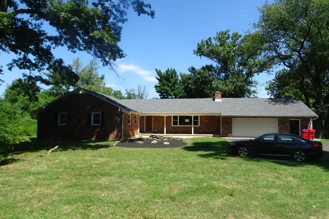 449 E Street Rd – photo 1 of 34