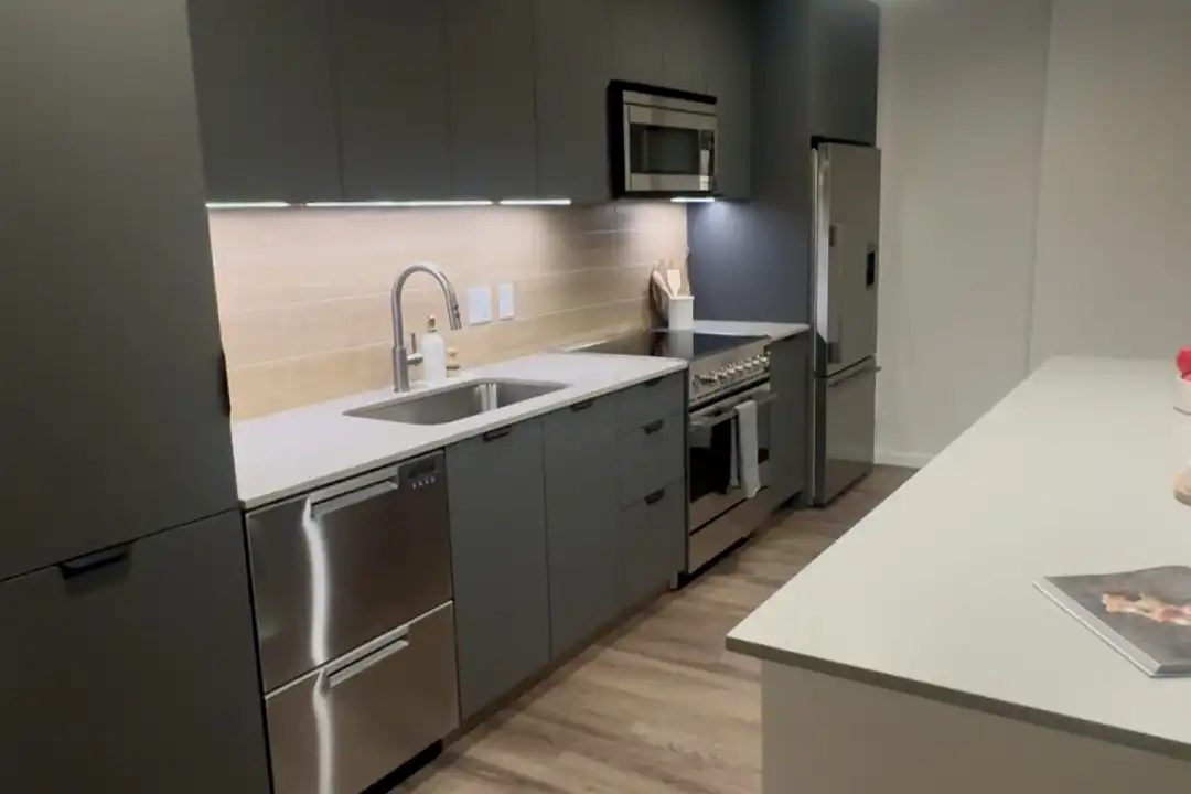 1002 1st Ave N unit 2 - More