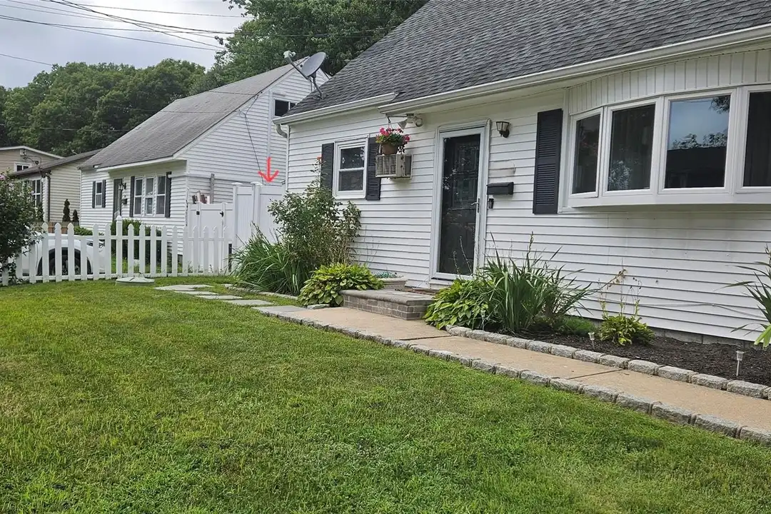 211 Parkway Blvd – photo 1 of 34