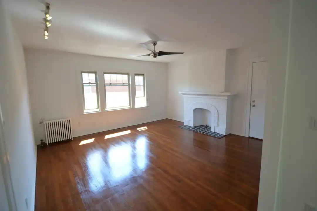 Larchmont Red Door Living – photo 1