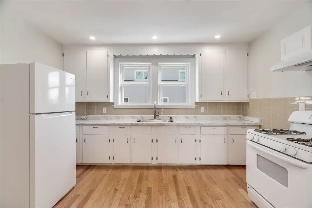 11 Willow Ave unit 2 - View 4