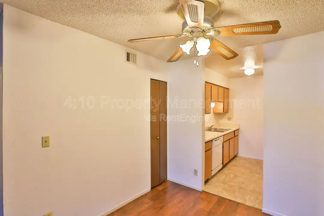 Apartment in Mesa - View 5