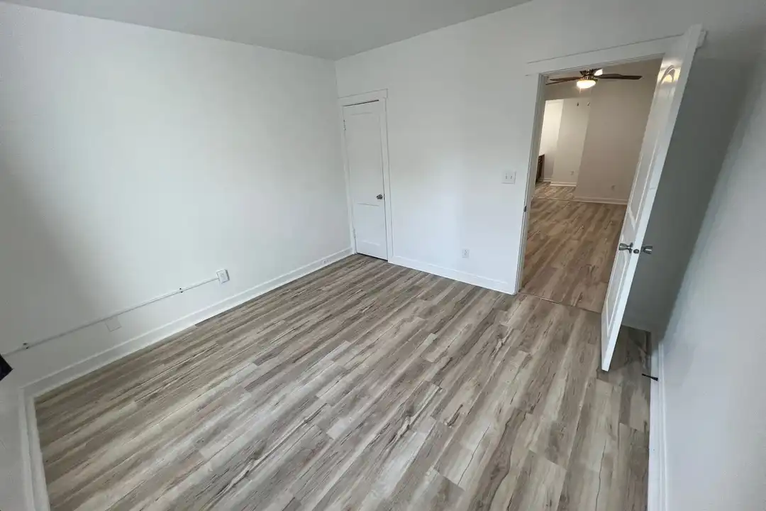 735 10th St unit #104 - More
