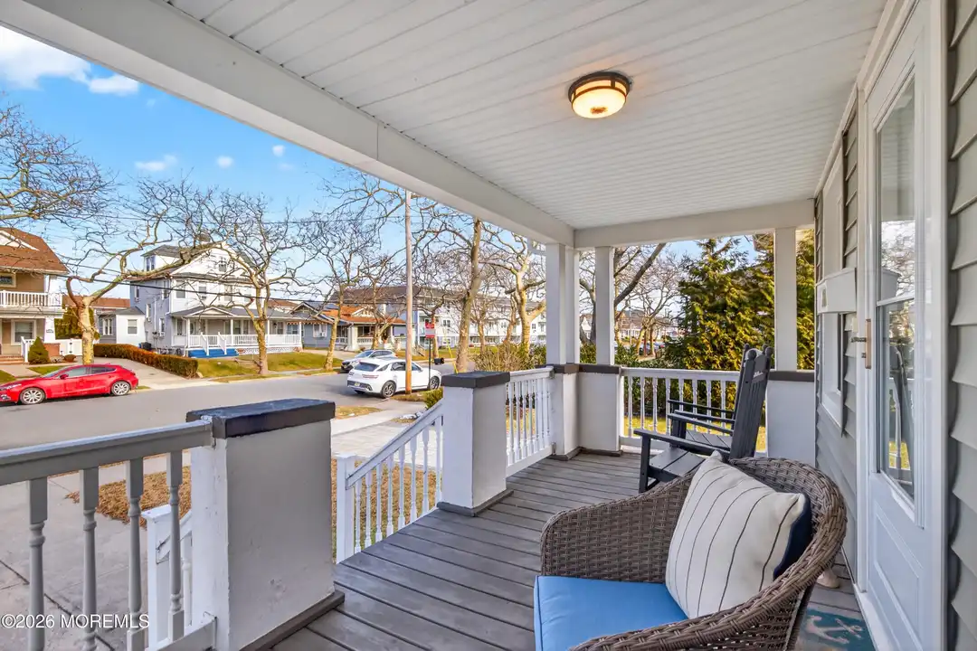 211 Lareine Ave - View 4