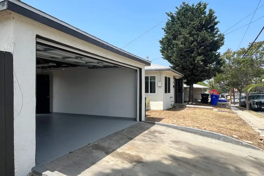 3941 Birch St unit 3945 - View 2