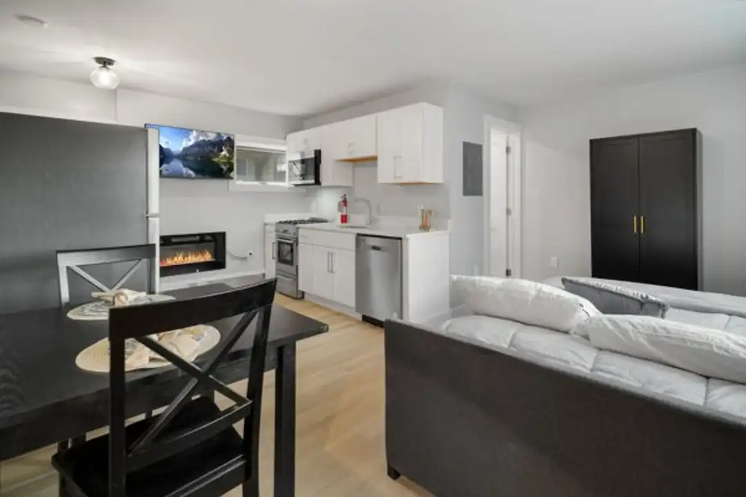 504 Stewart Ave unit 504-C – photo 1