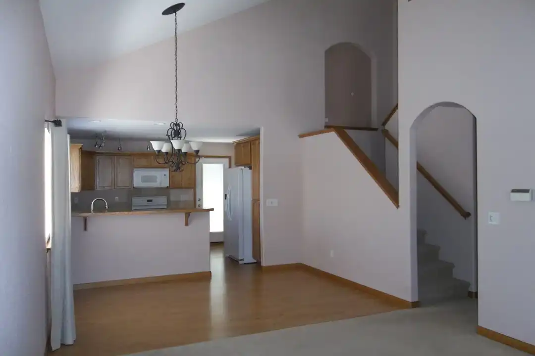 1866 E 9th St - View 5