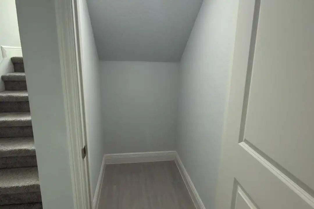 10322 Marconi Ave - More