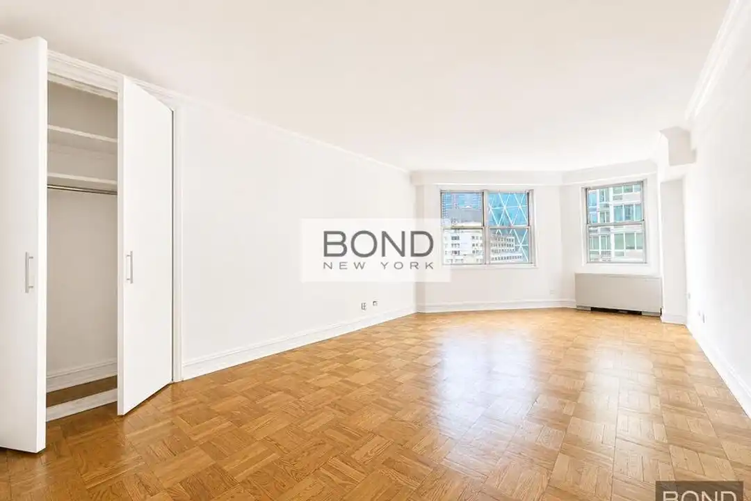 888 8th Ave - View 5