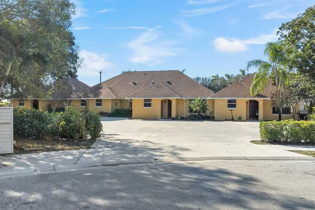 13868 York Ct - View 2
