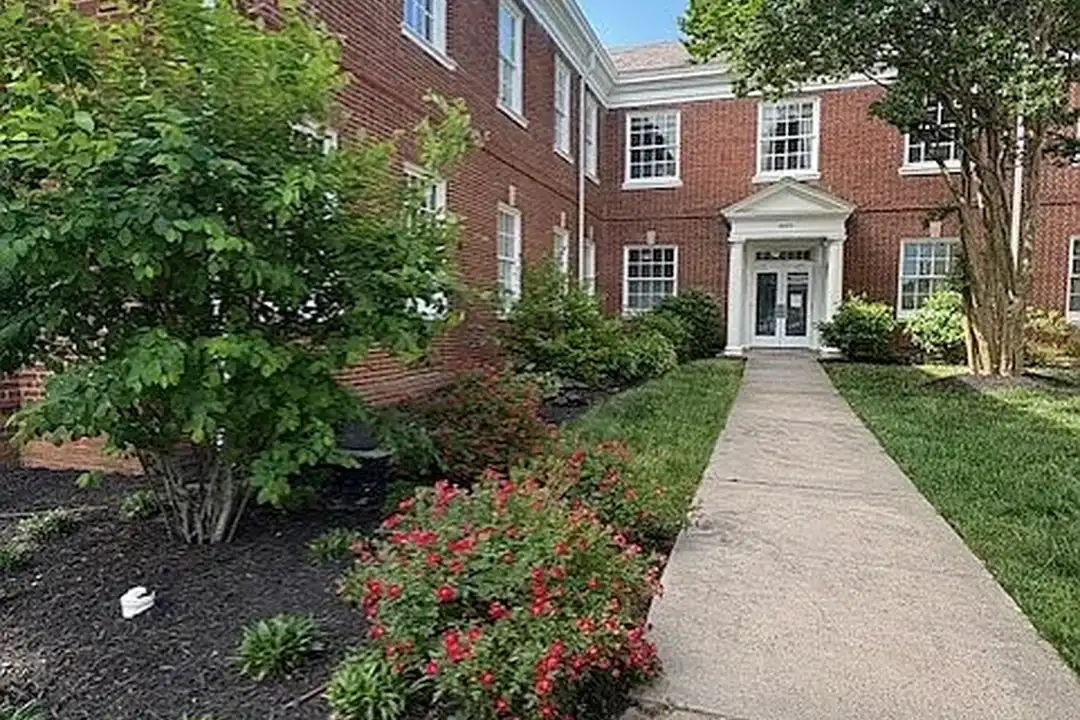 Parkwood Apartments – photo 1