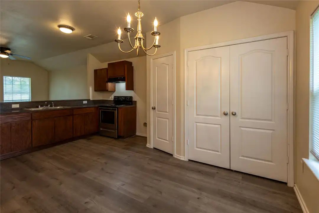 House in Beaumont - More