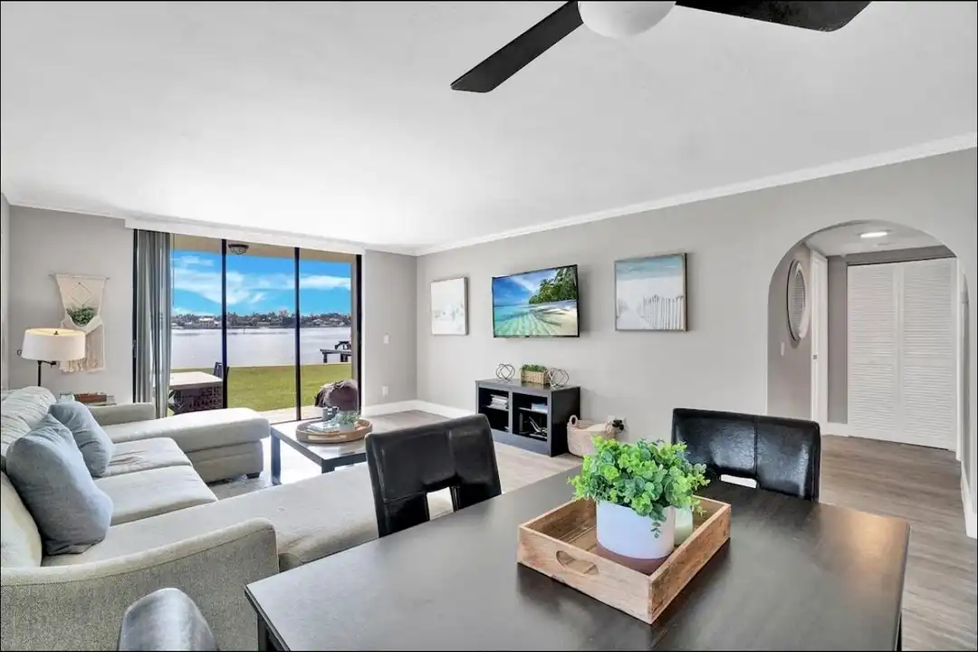 300 Croton Ave #102 - View 4