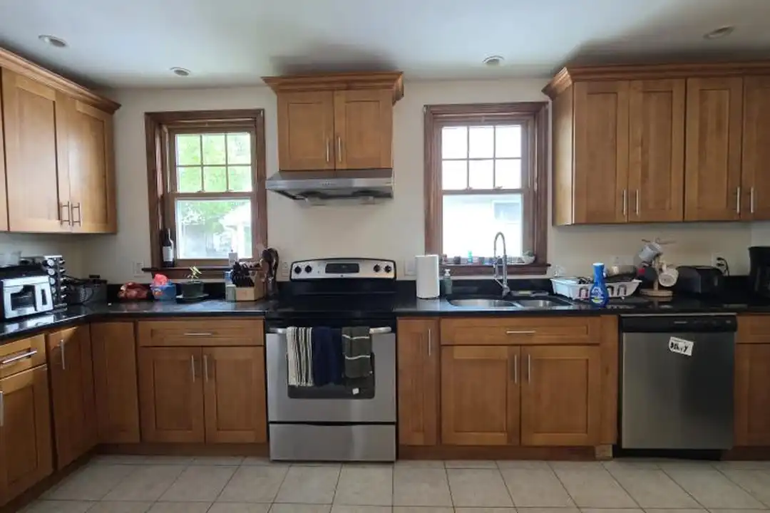 Apartment in Boston - View 5
