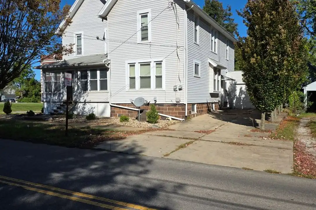 200 E Walnut St unit 202 East Walnut – photo 1 of 17
