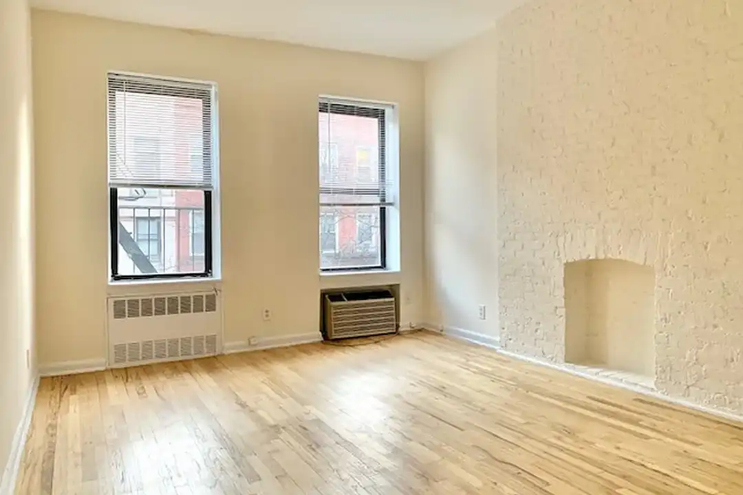Apartment in New York - View 2