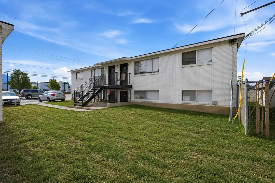 1900 West Apartments - View 2