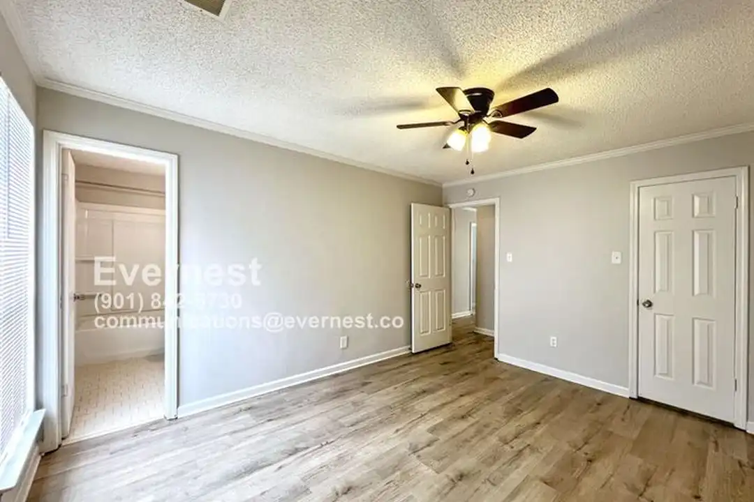 4508 S Berrypick Ln - More