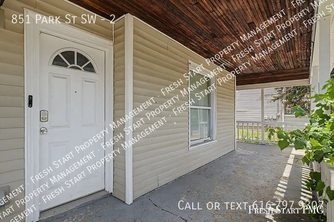 House in Grand Rapids - View 5