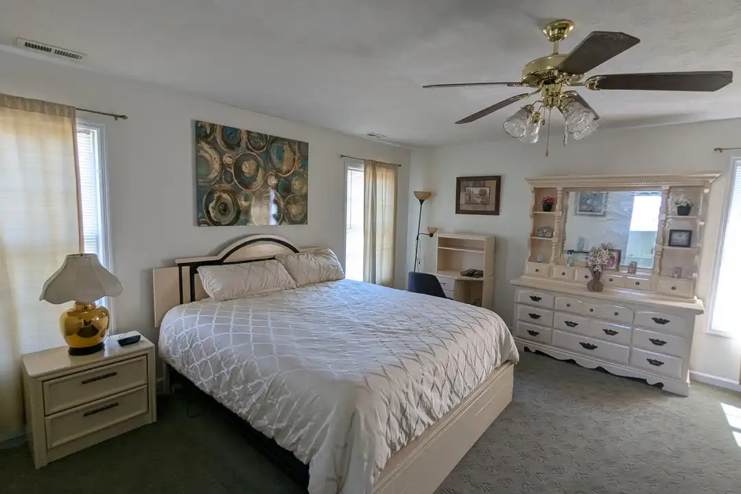 3319 Auburn Dr – photo 1