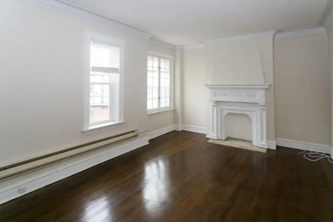 916 W 18th St - View 6