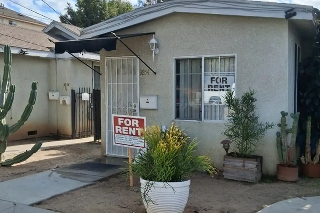 Apartment in Long Beach - More