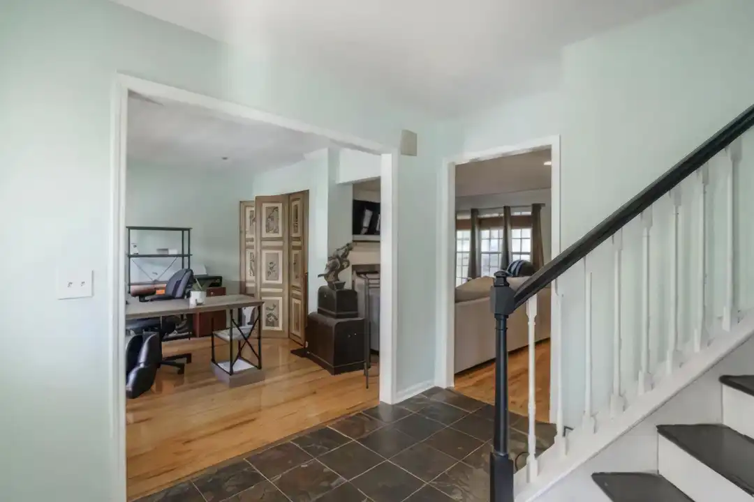 House in Columbia - View 5