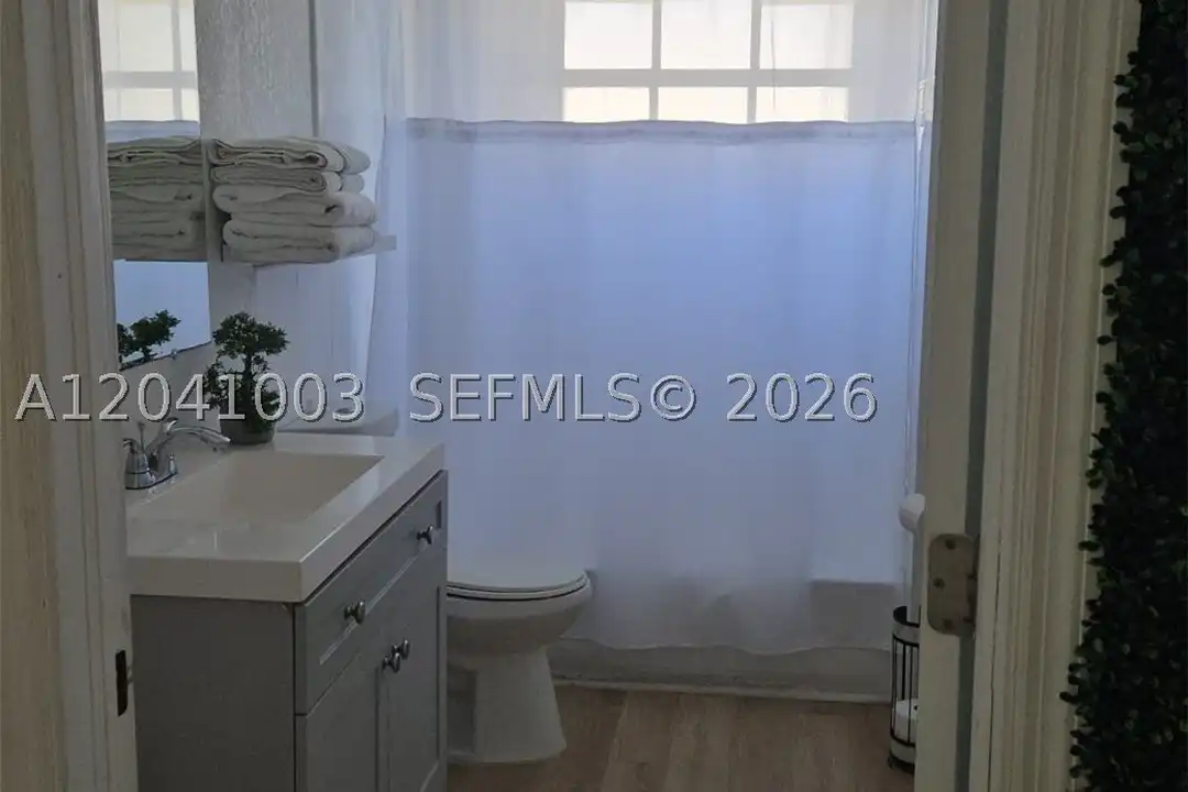 570 NW 97th St - More